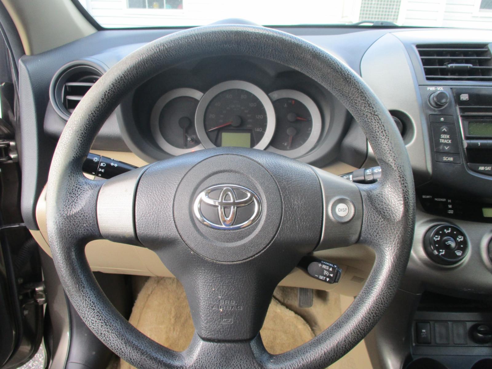 2011 GRAY /tan Toyota RAV4 Base I4 4WD with 3rd Row (2T3JF4DV5BW) with an 2.4L L4 DOHC 16V engine, 4-Speed Automatic transmission, located at 540a Delsea Drive, Sewell, NJ, 08080, (856) 589-6888, 39.752560, -75.111206 - Photo #18